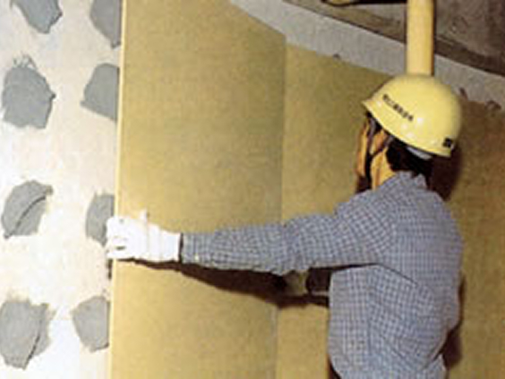 石膏ボード圧着工法で内壁に製品を使用している図